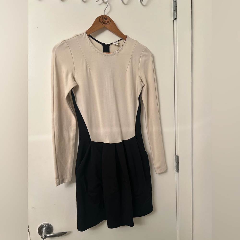 Wilfred Two‑Tone Long Sleeve Fit‑and‑Flare Dress – Size 6